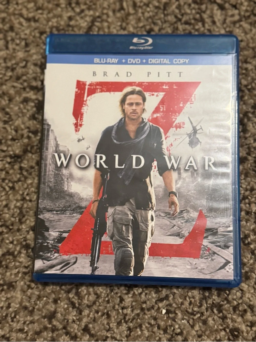 World War Z Blu-ray + DVD + Digital Copy - Blue Case